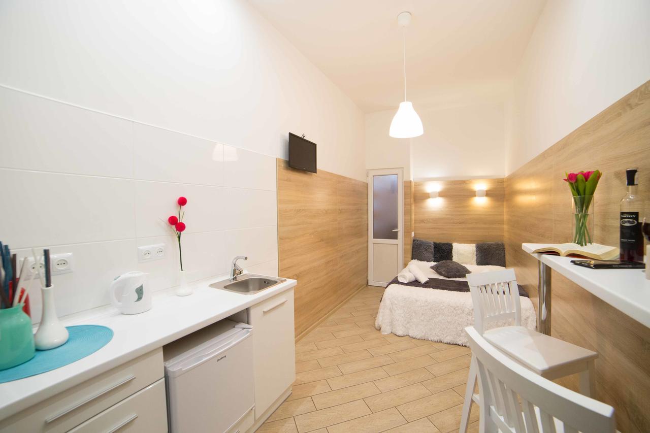 Mini Economy Apartments- Filatova 10 Lviv Extérieur photo