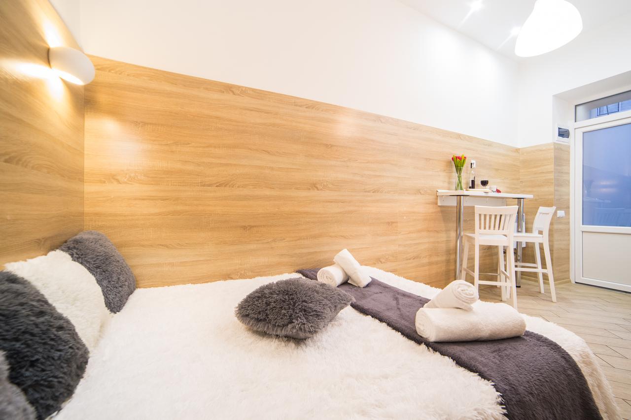 Mini Economy Apartments- Filatova 10 Lviv Extérieur photo