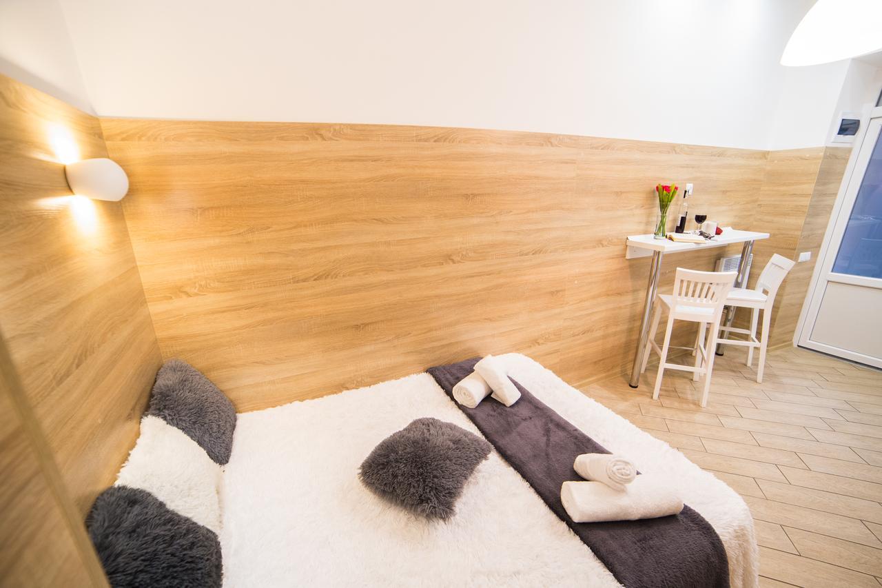 Mini Economy Apartments- Filatova 10 Lviv Extérieur photo